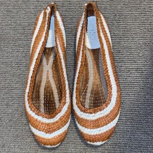 Kate Spade woven flats. Made in Spain sz 8B
